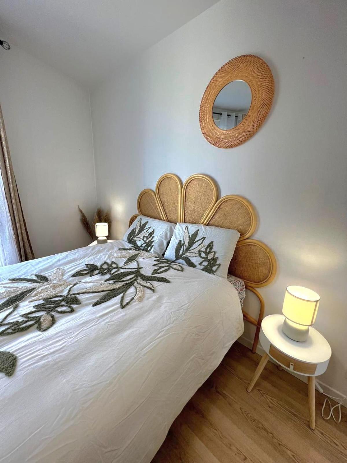 Appartement Elegant Et Lumineux Romainville Bagian luar foto