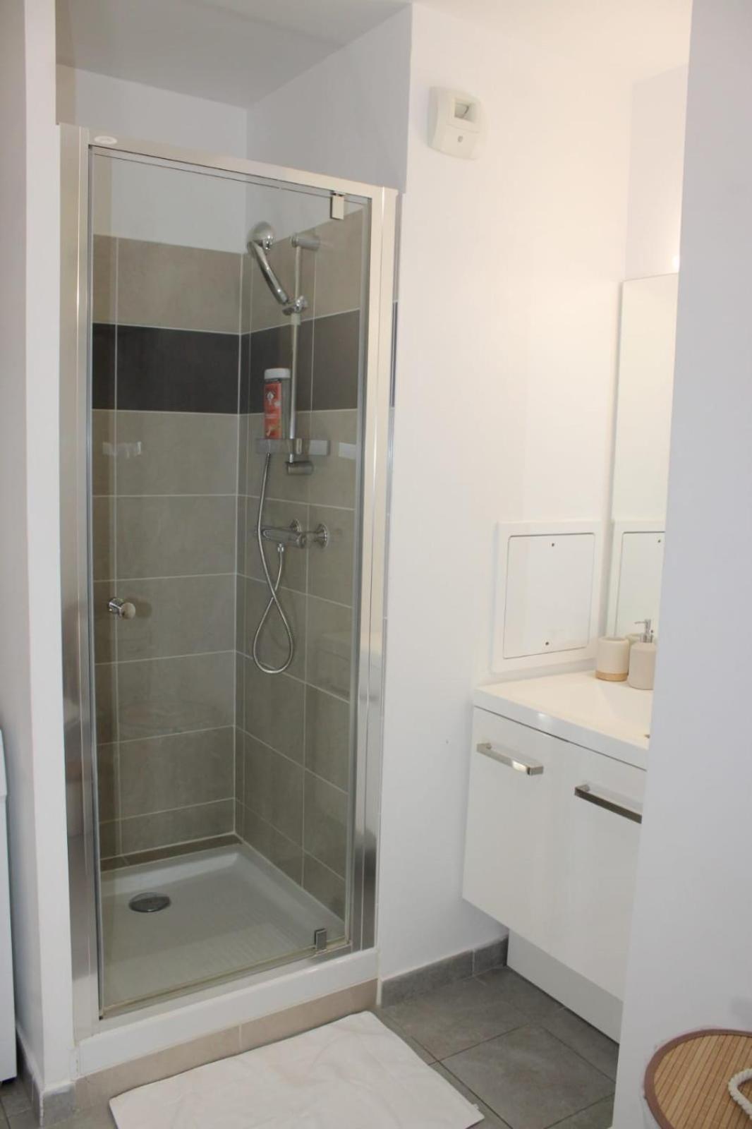 Appartement Elegant Et Lumineux Romainville Bagian luar foto