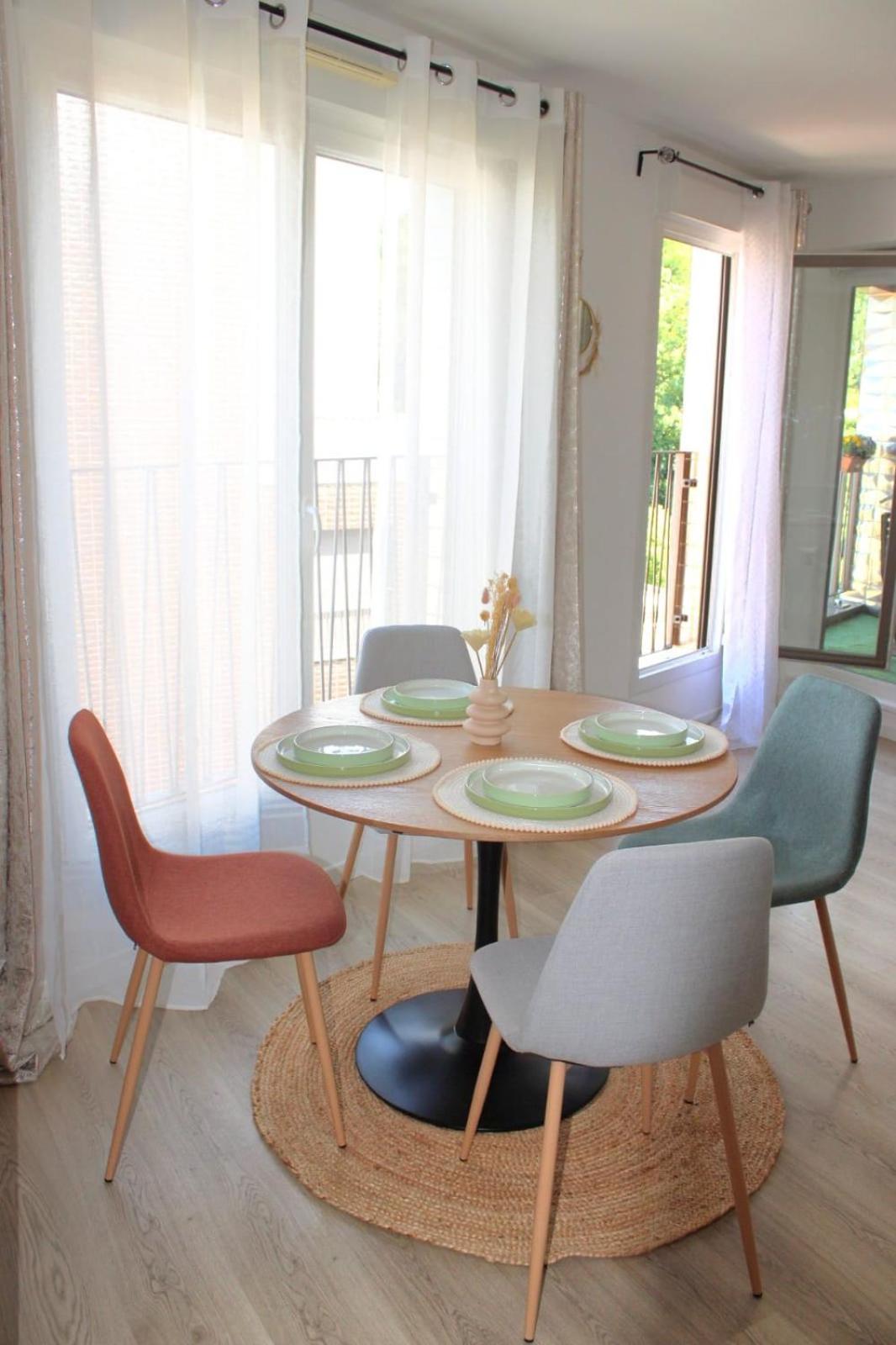 Appartement Elegant Et Lumineux Romainville Bagian luar foto